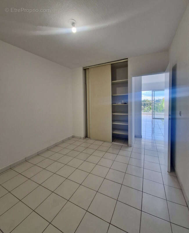 Appartement à BAIE-MAHAULT