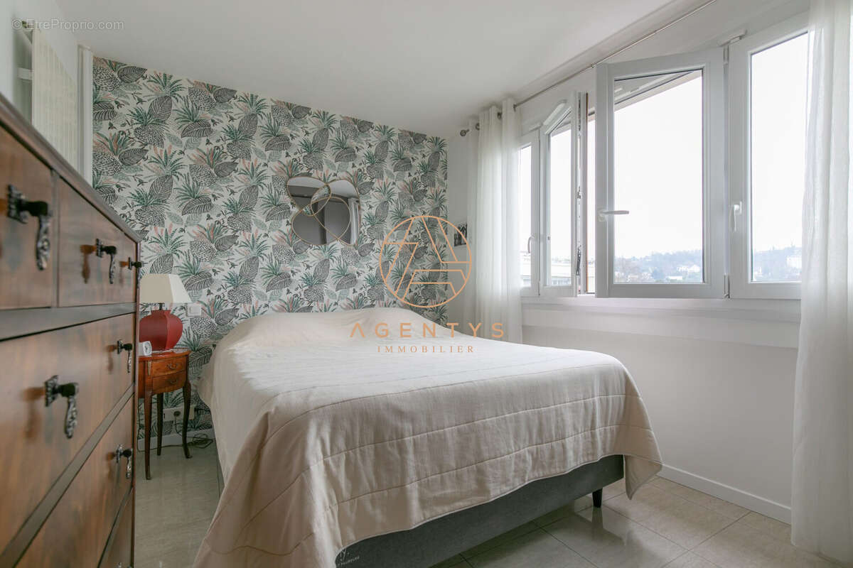 Appartement à SAINT-MAUR-DES-FOSSES