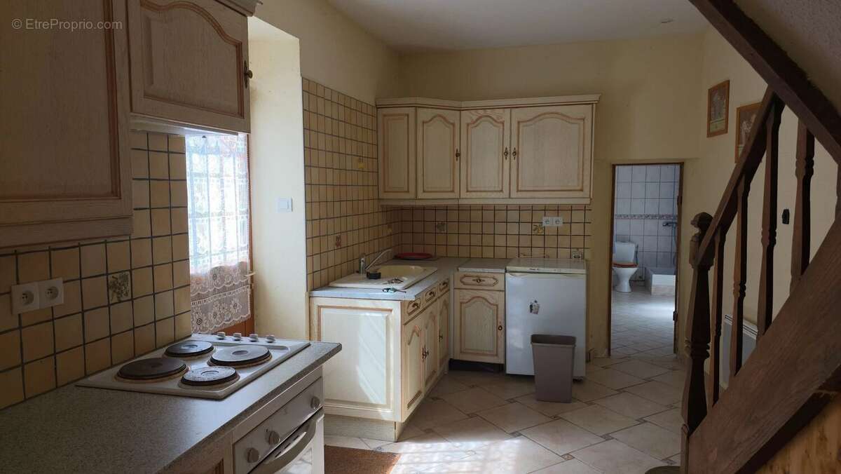 Maison à AZAT-LE-RIS