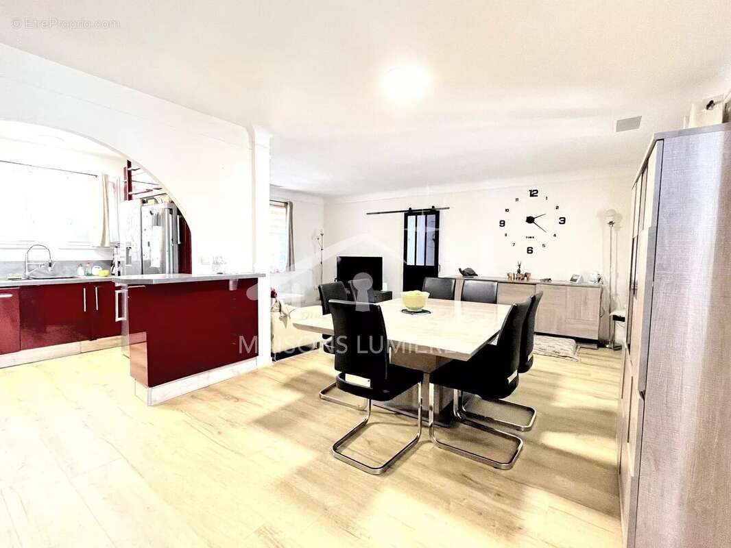 Maison à ROUSSILLON