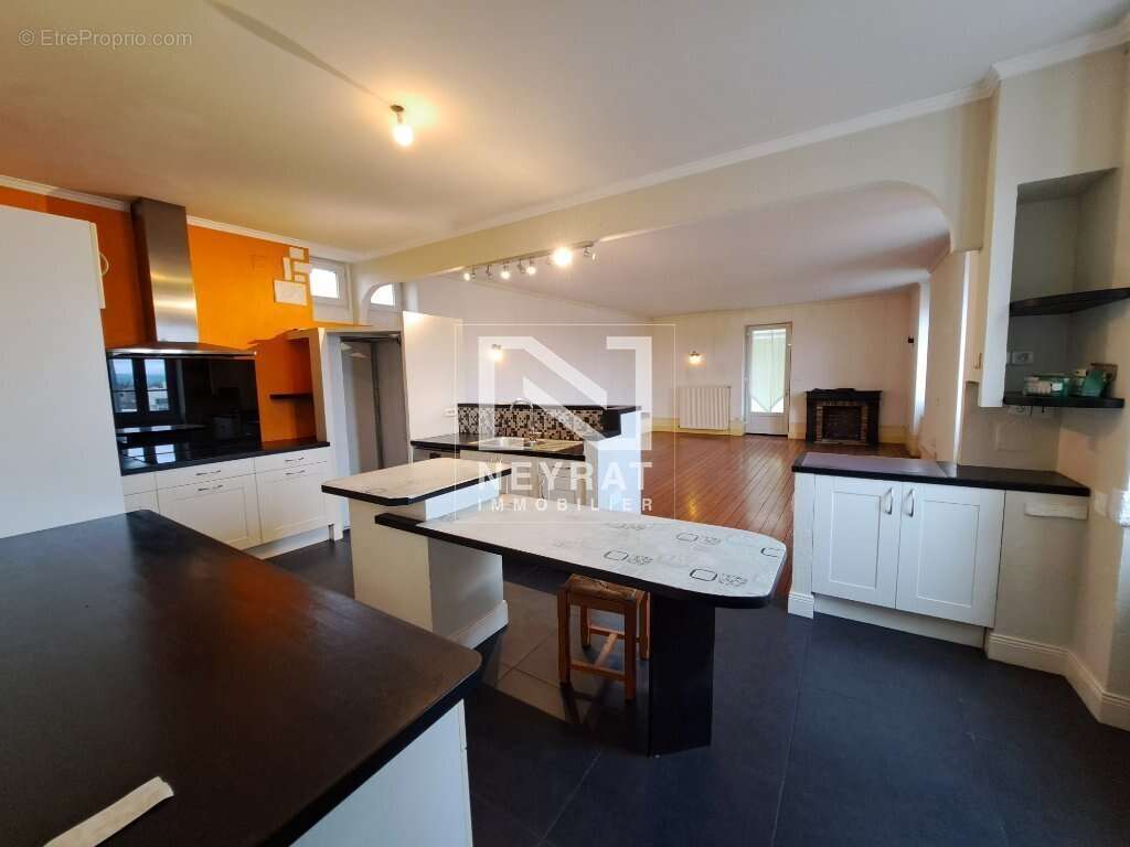 Maison 157 m² à Autun  - photo 4