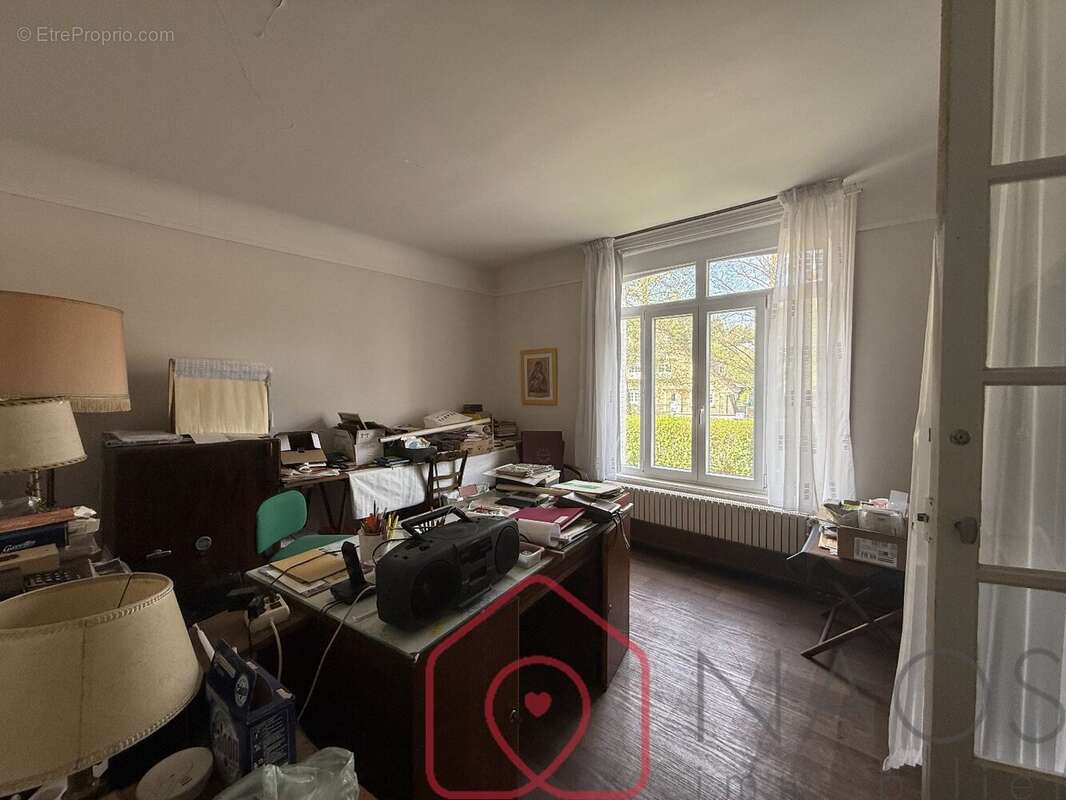 Maison à GIVONNE