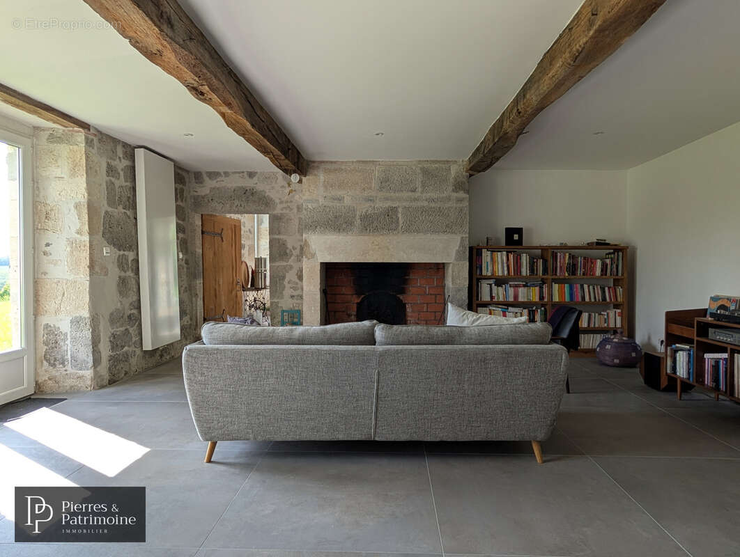 Maison à LASSERRE