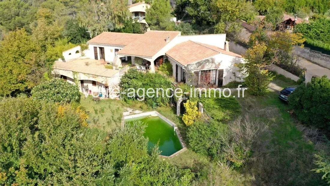 Maison à LA GAUDE