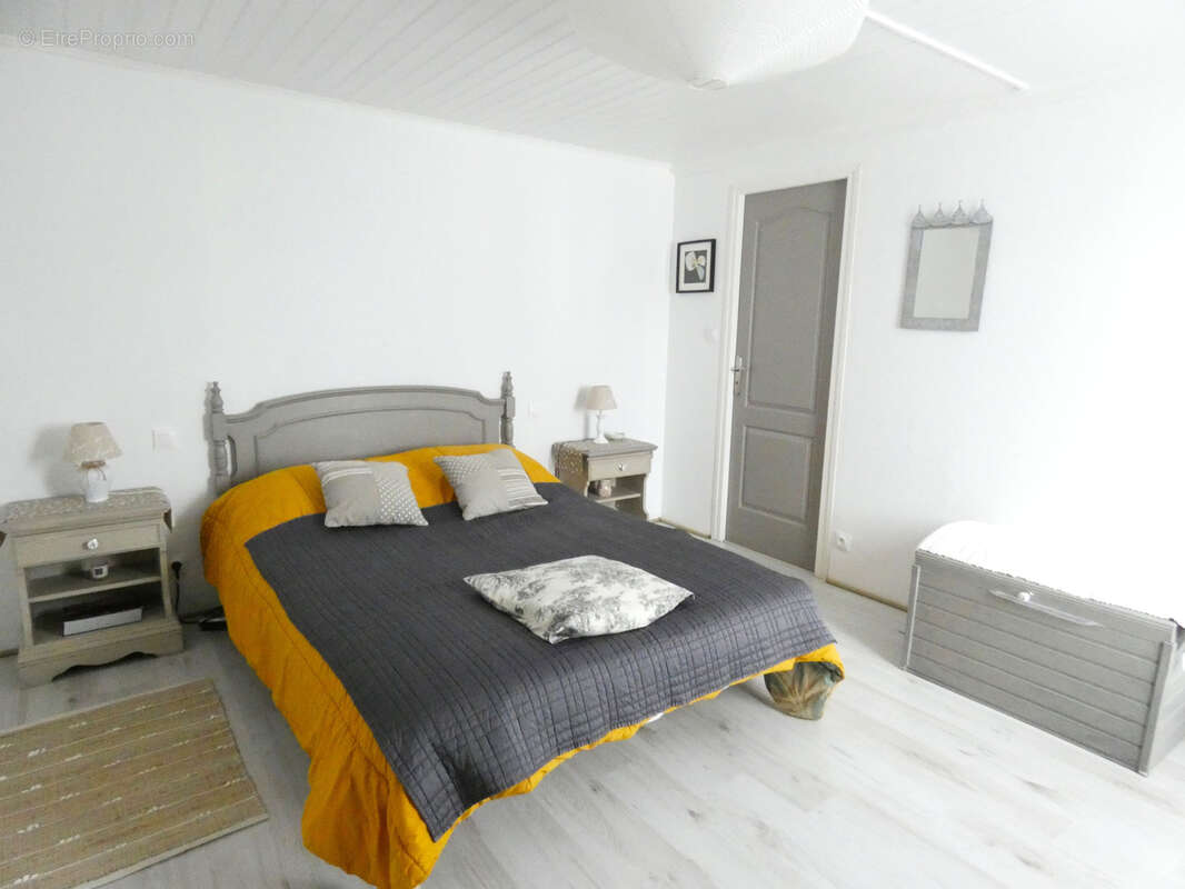 Maison à SAINT-LEON-SUR-L'ISLE