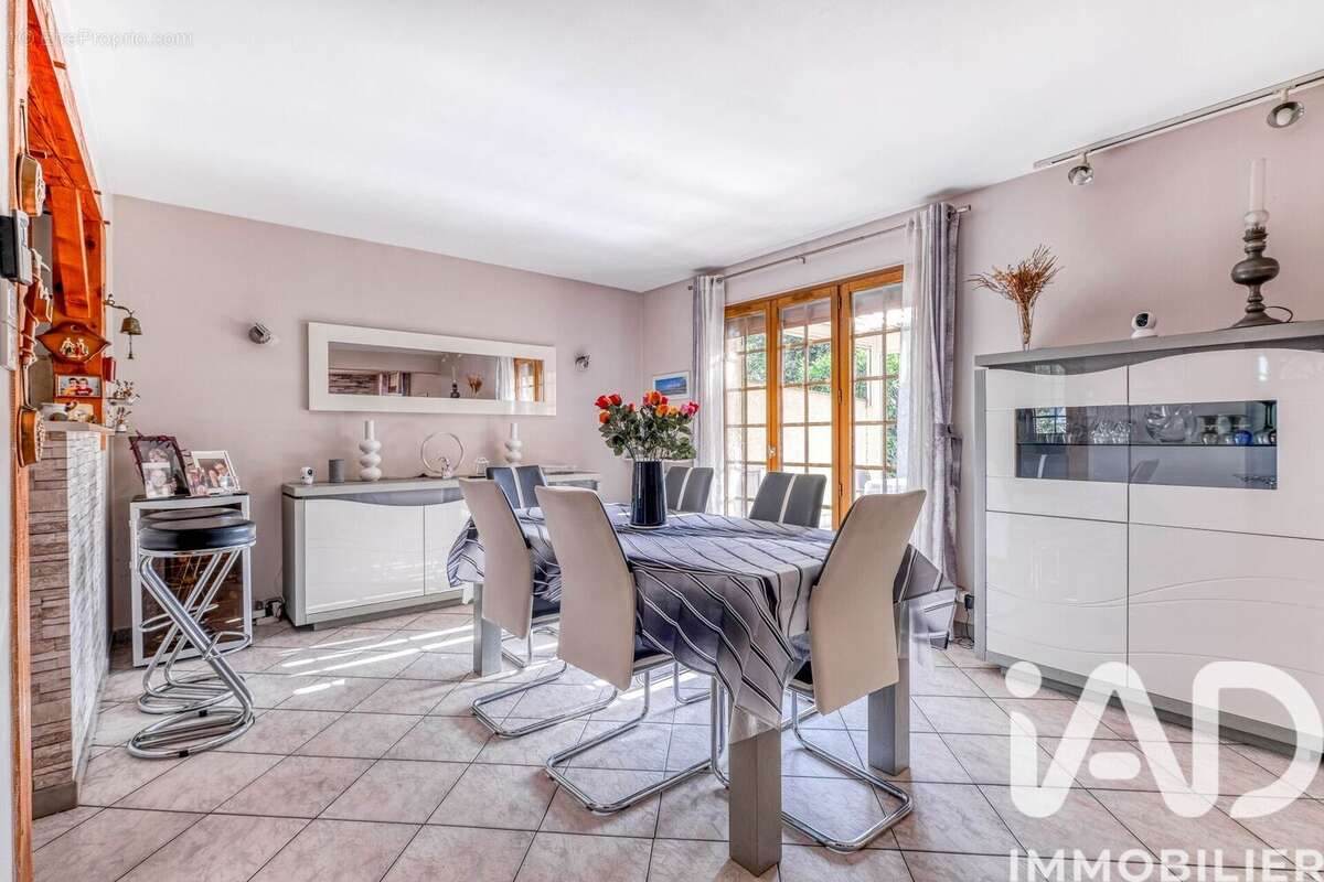 Photo 5 - Maison à VAUJOURS