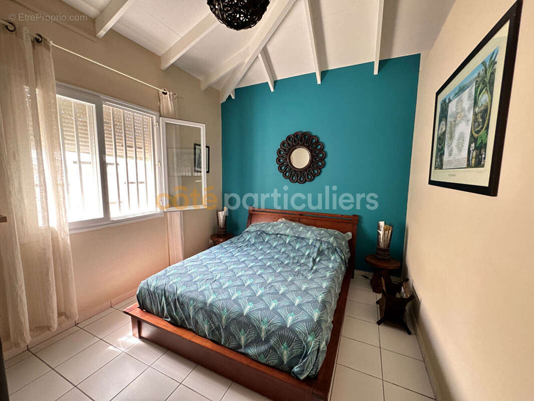À Vendre - Charmante maisonT4 avec piscine secteur Saint-François - photo 13