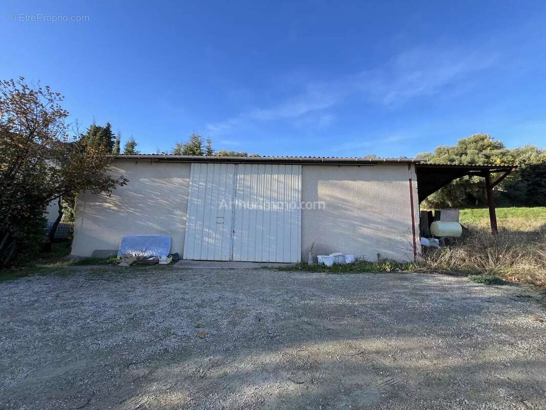 Commerce à LIEURAN-CABRIERES