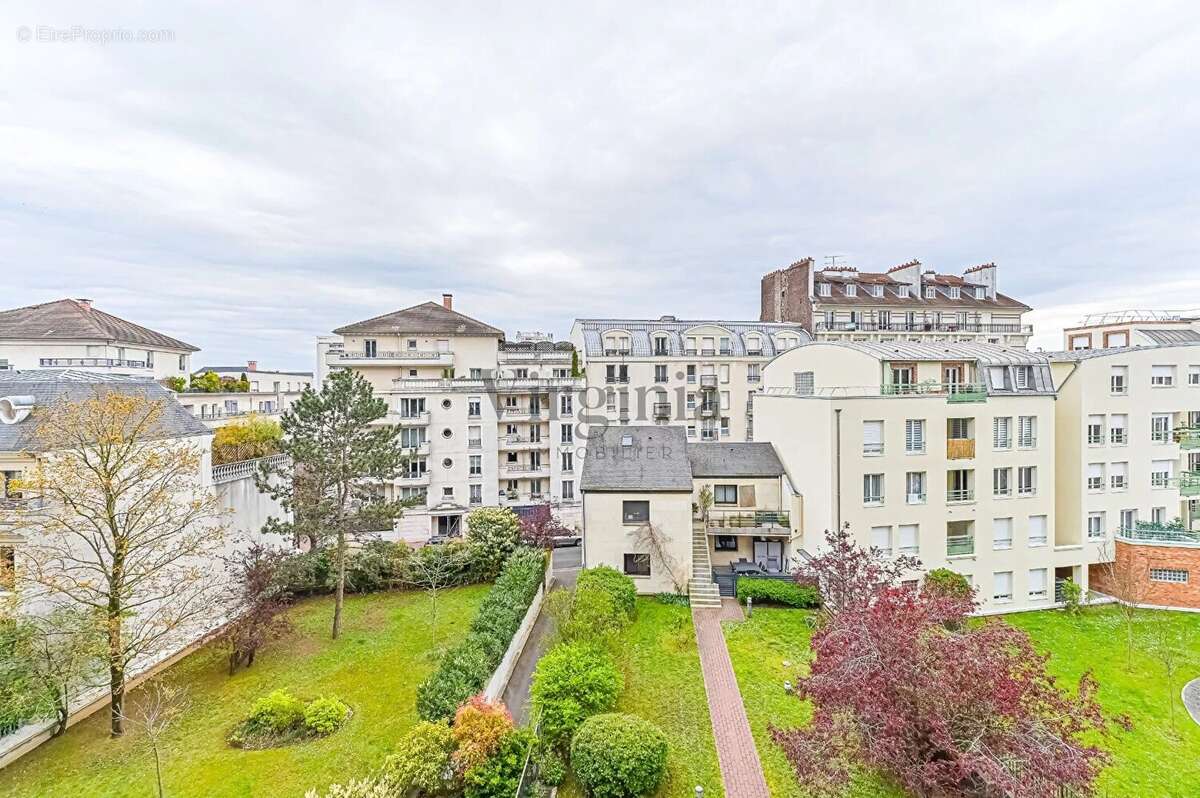 Appartement à CHARENTON-LE-PONT
