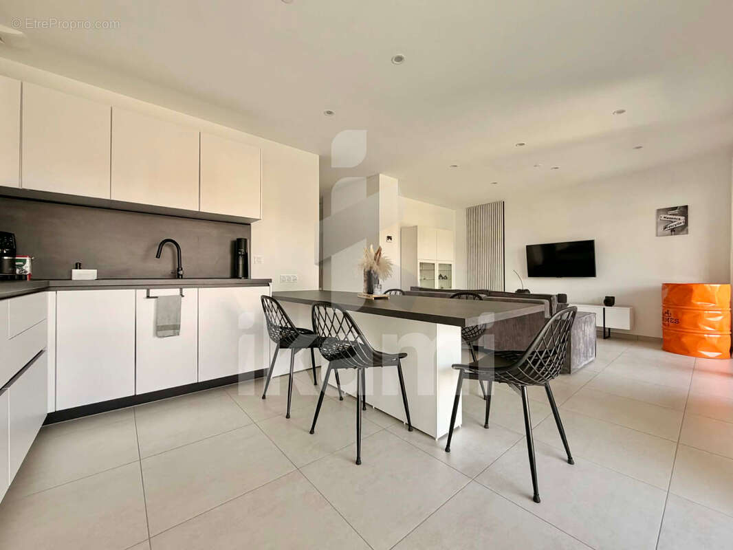 Appartement à SILLANS