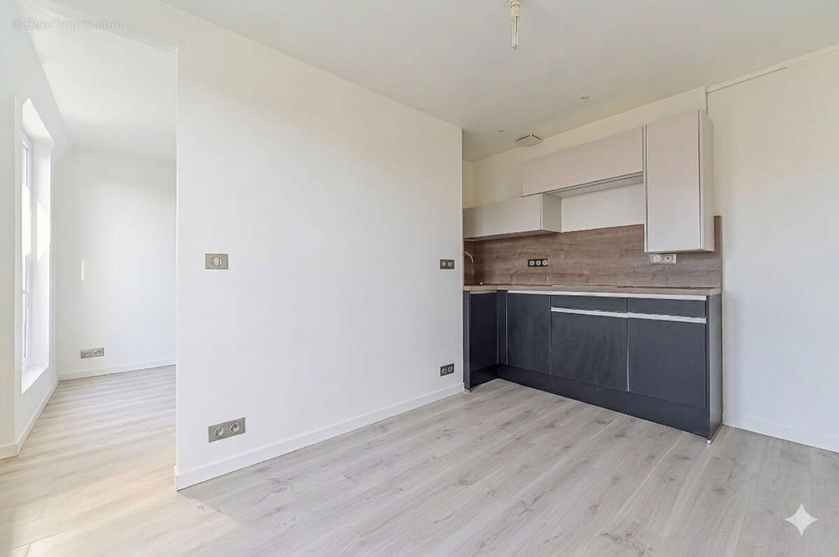 Appartement à PARIS-18E
