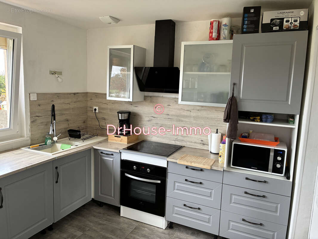 Maison à FONTAINE-LA-GUYON