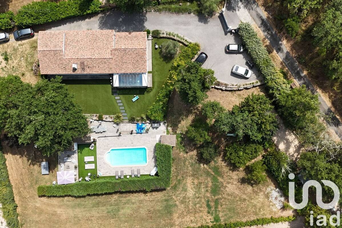 Photo 1 - Maison à BAGNOLS-EN-FORET