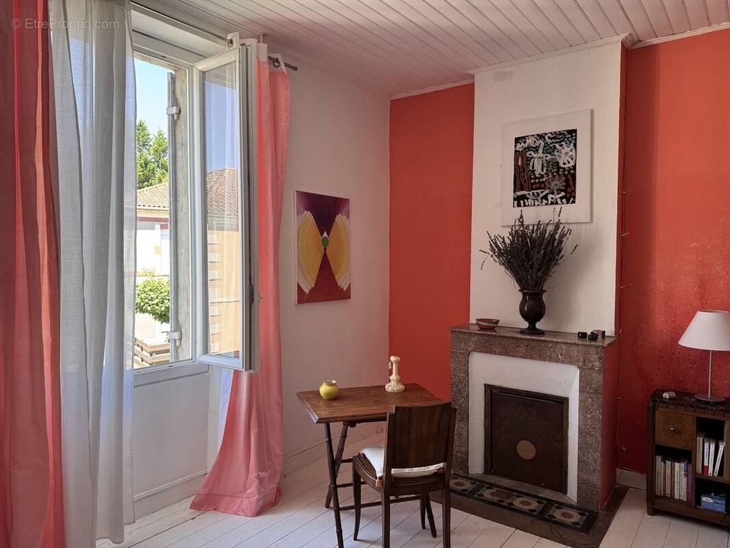 Maison 175 m² à Seyches  - photo 2
