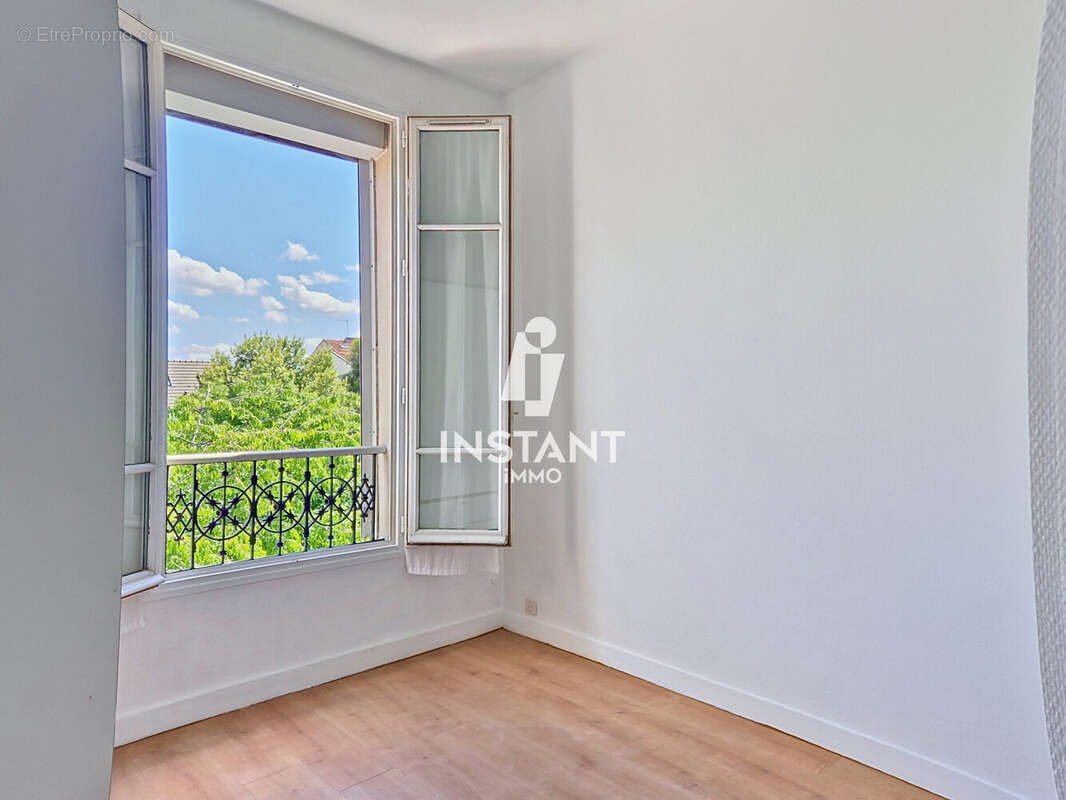 Chambre 2 - Appartement à ALFORTVILLE