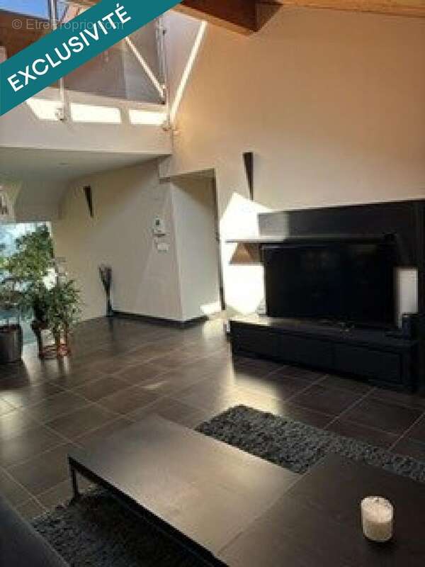 Maison 225 m² à Cons-La-Grandville  - photo 8