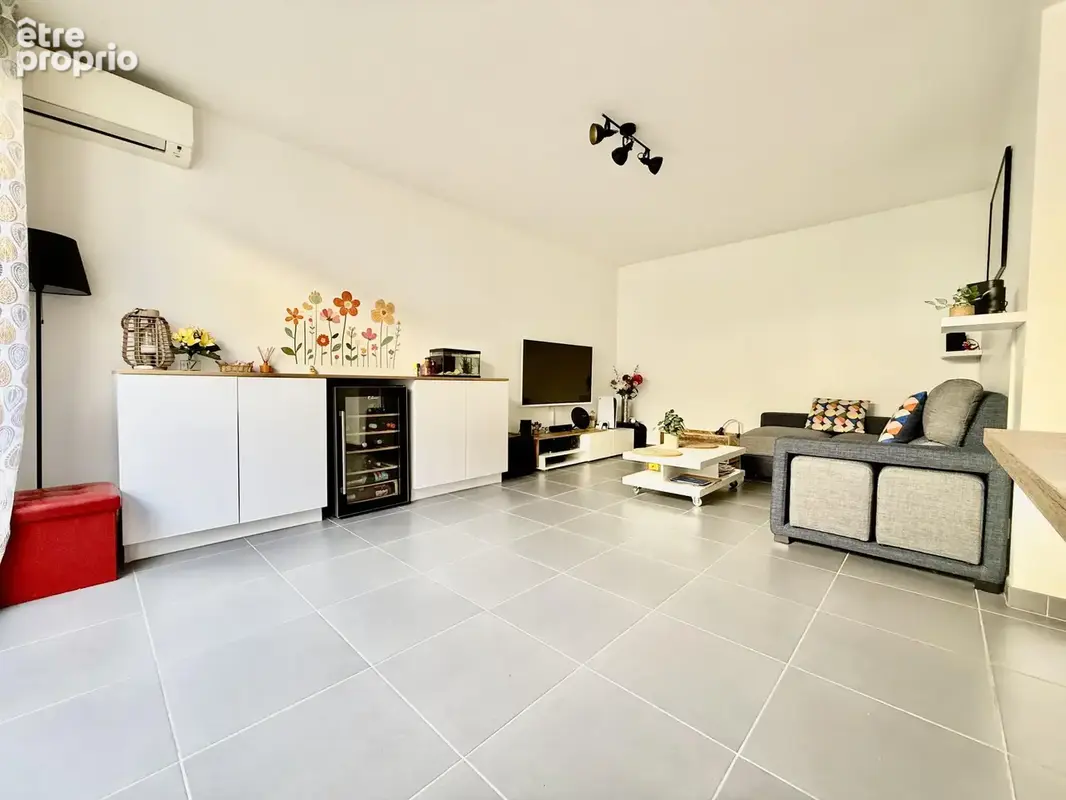 À vendre   Maison récente avec terrasse, piscine et garage à Restinclières - photo 7