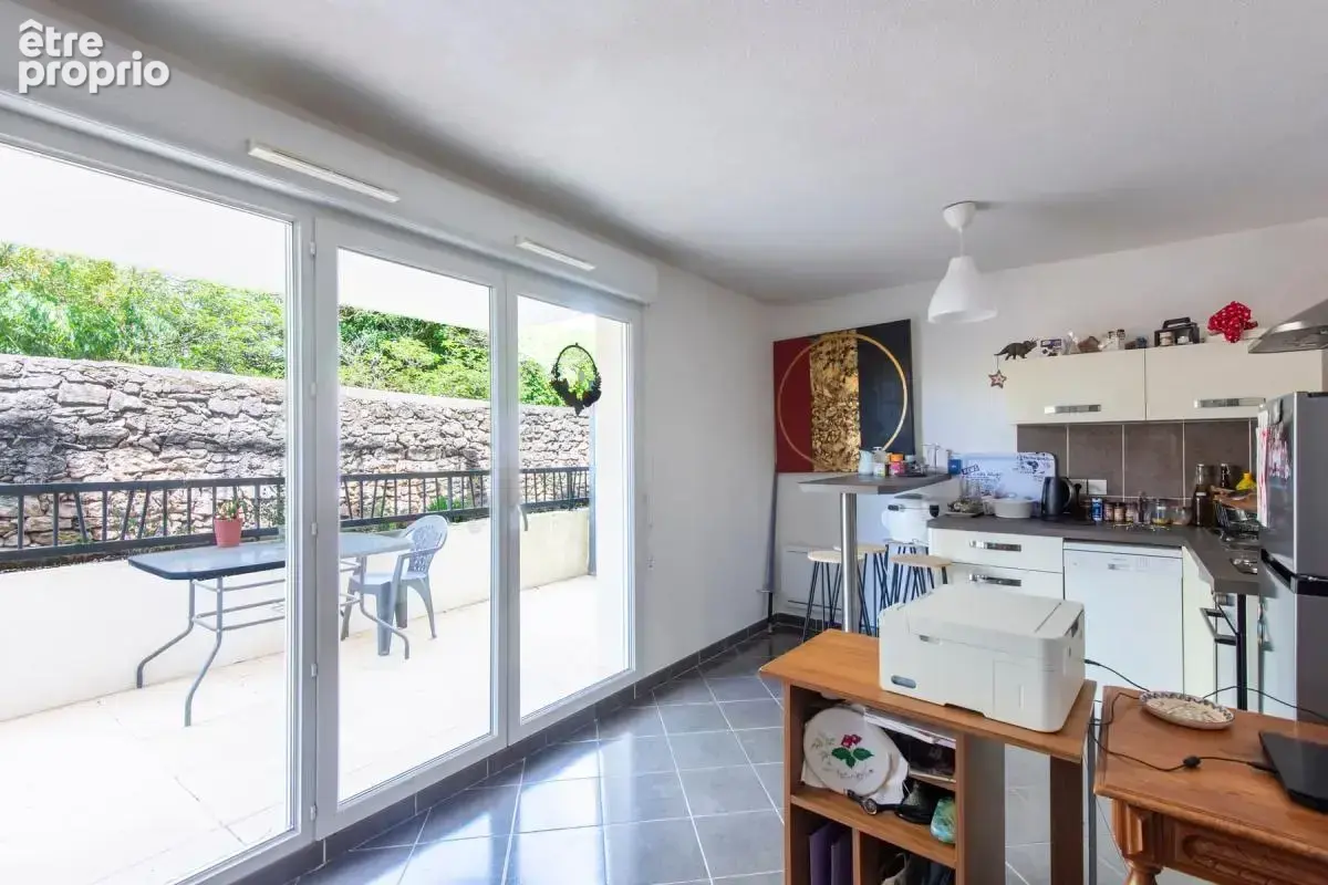 Charmant T1 avec terrasse et parking à Saint-Rémy-de-Provence – Investissement locatif sécurisé - photo 3