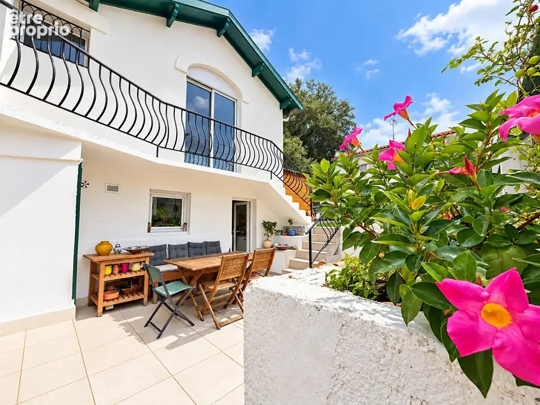 ENTRE LE MARCHÉ & LA PLAGE - Maison de 70 m² avec terrasse & jardinet - photo 1