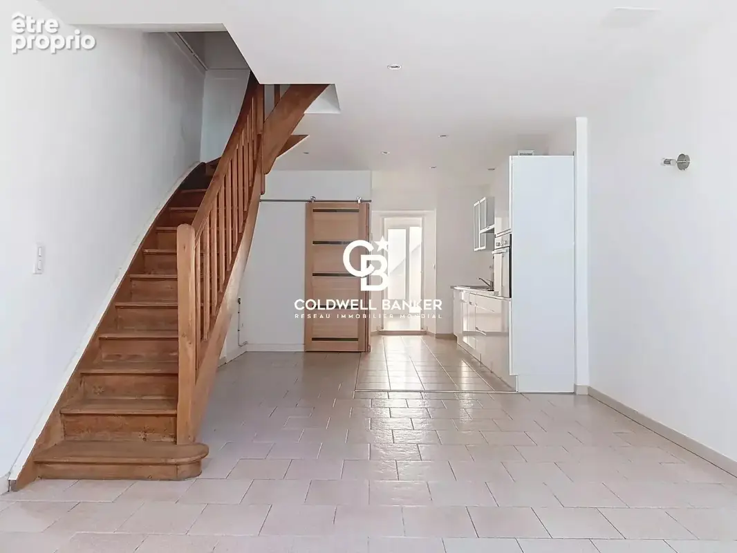 À vendre à Cognac — Charmante maison de ville, idéal premier achat ou investissement locatif ! - photo 3