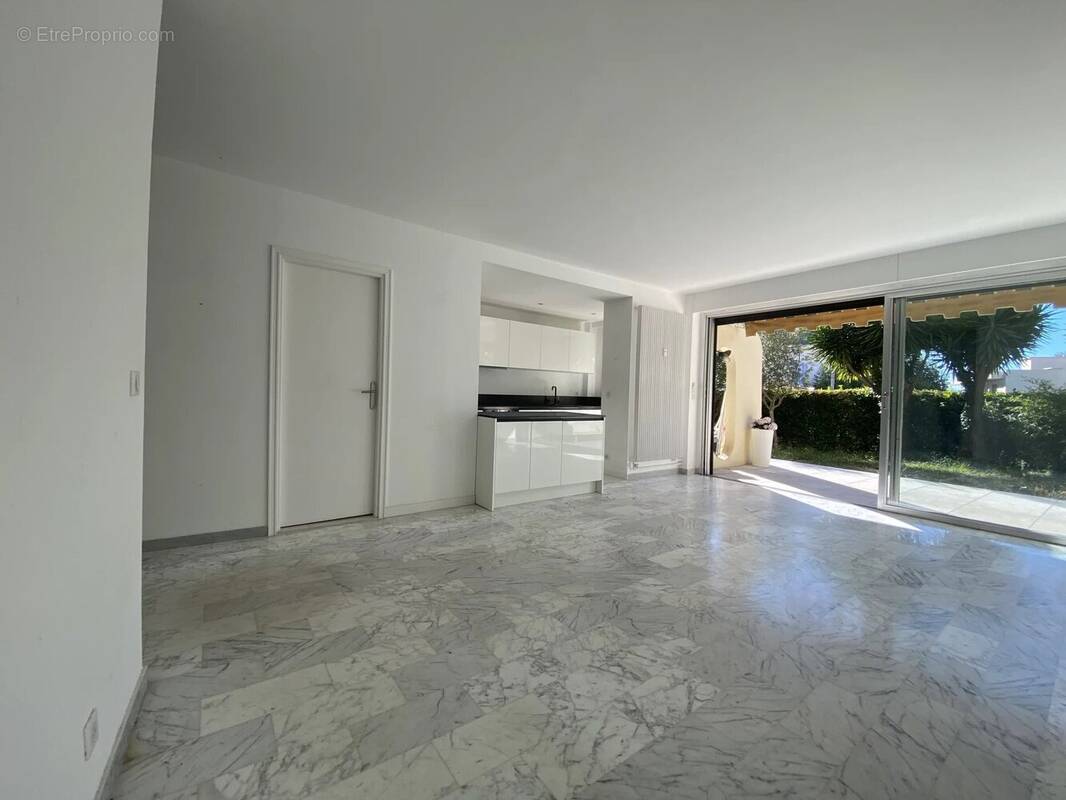 Appartement à LE CANNET