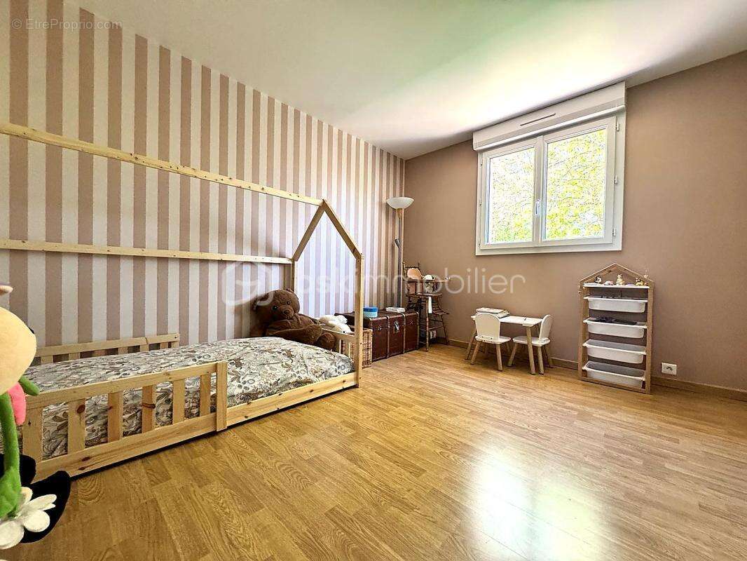 Maison à MAROLLES-EN-HUREPOIX