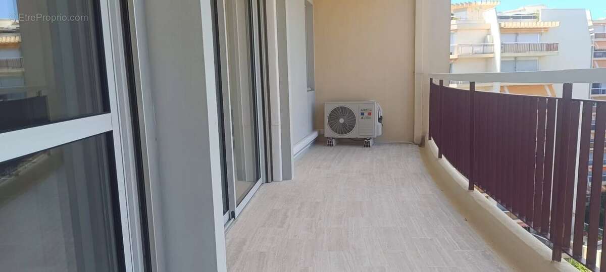 Appartement à MANDELIEU-LA-NAPOULE