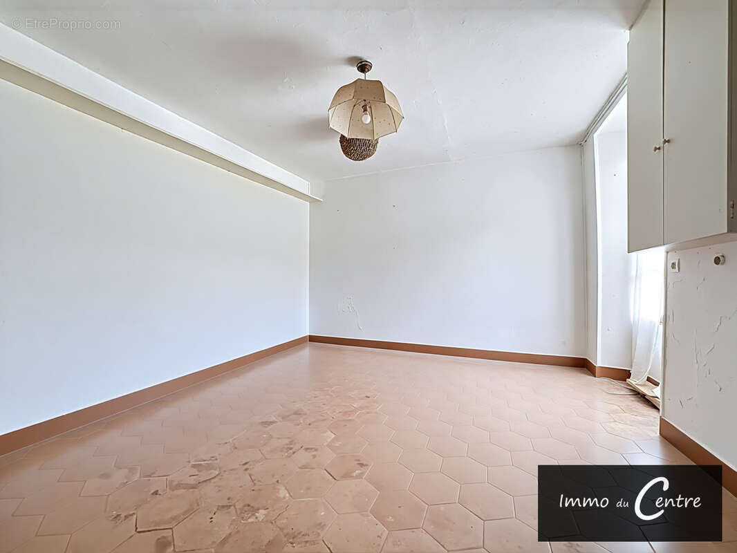 Maison à MONTMIRAIL