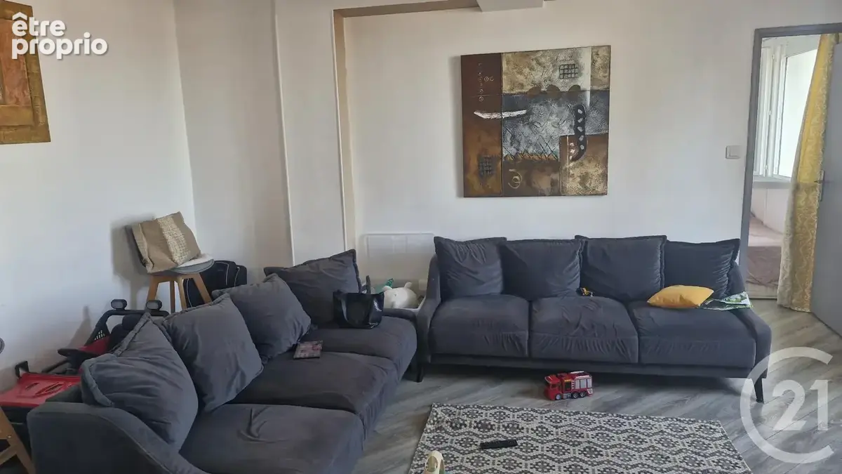 Appartement 3 pièces 55 m² à vendre à Toulon (83000) - photo 2