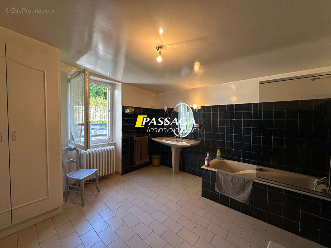 Maison à BERTHOLENE