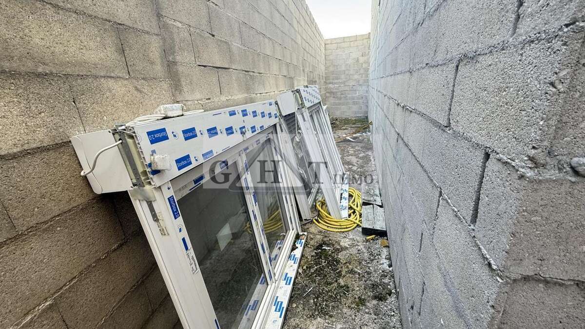 Commerce à VILLENOY