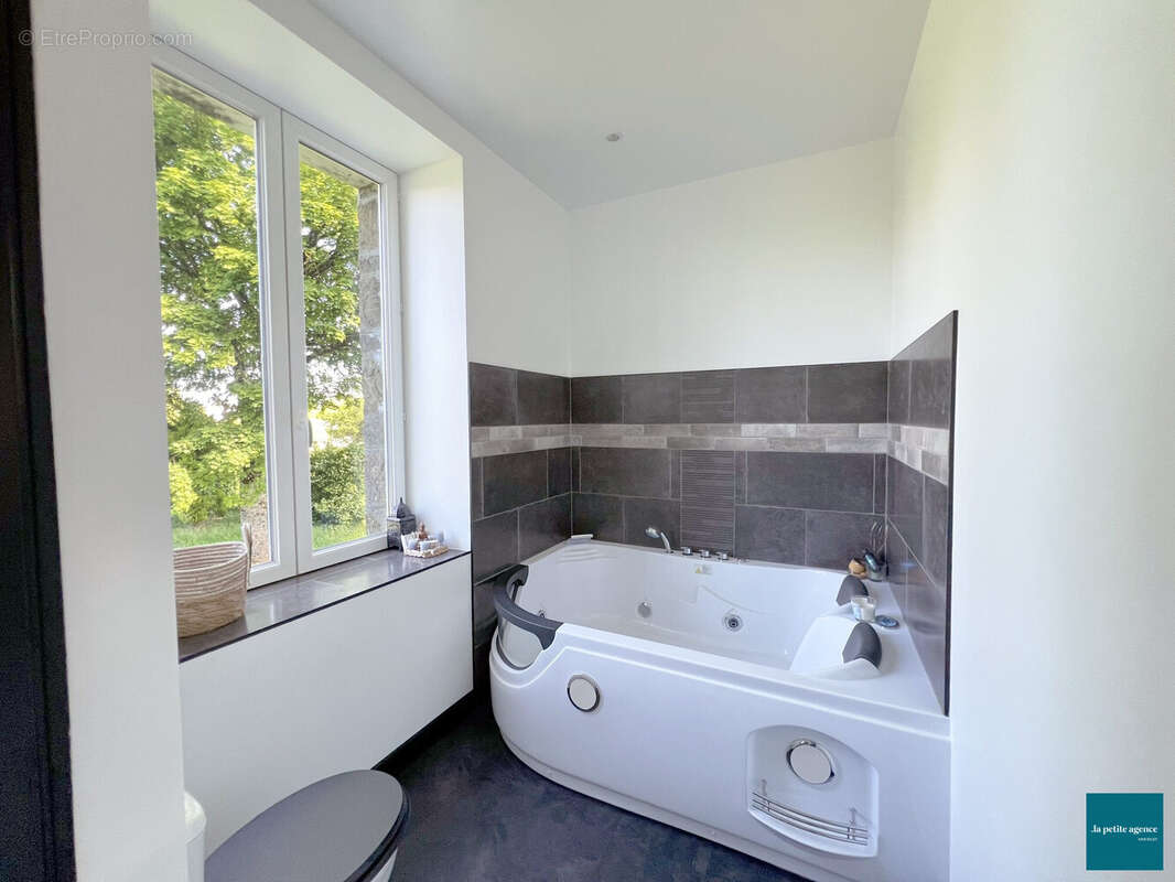 Maison à LE BENY-BOCAGE