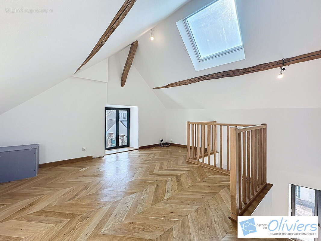 Maison 229 m² à Voisins-Le-Bretonneux  - photo 9
