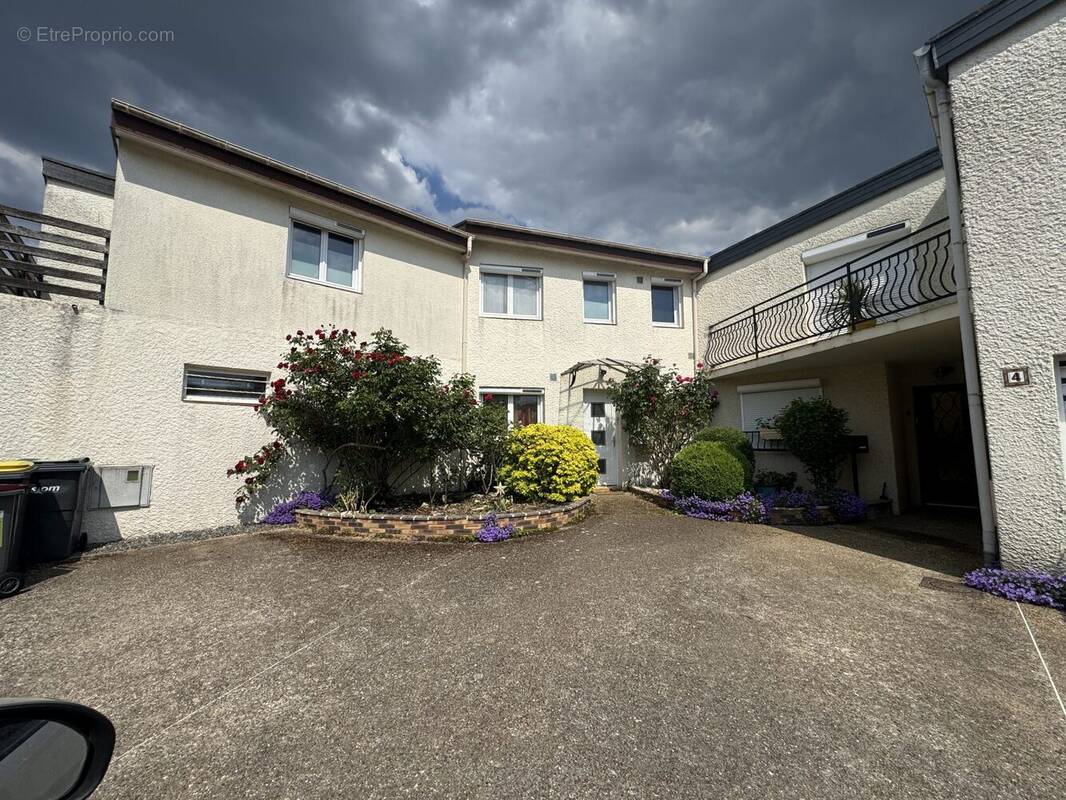 Maison à VILLIERS-LE-BACLE