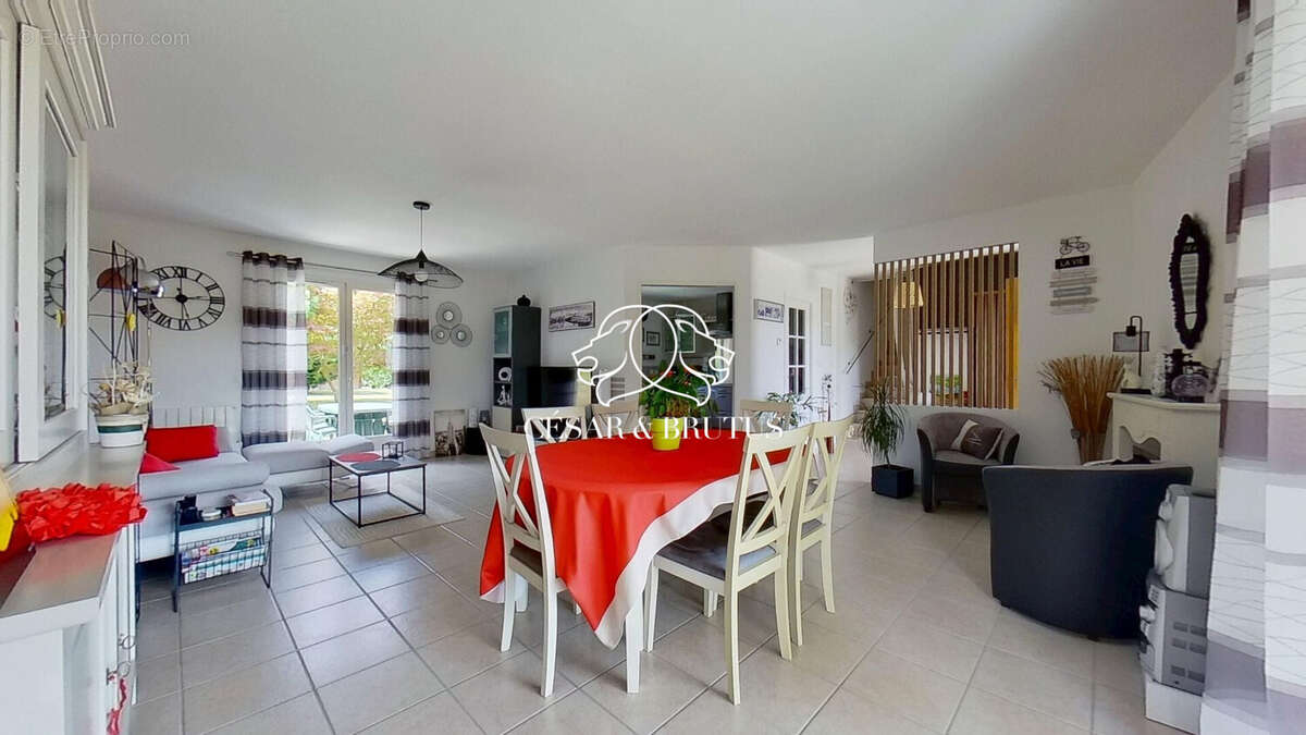 Maison à CHATILLON-SUR-CHALARONNE