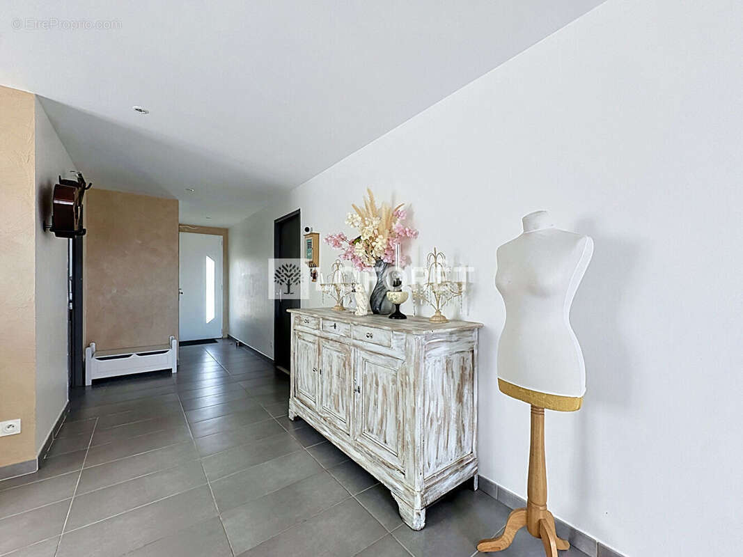 VILLA 3 faces, 3 chambres, 1 suite parentale et piscine. - photo 3