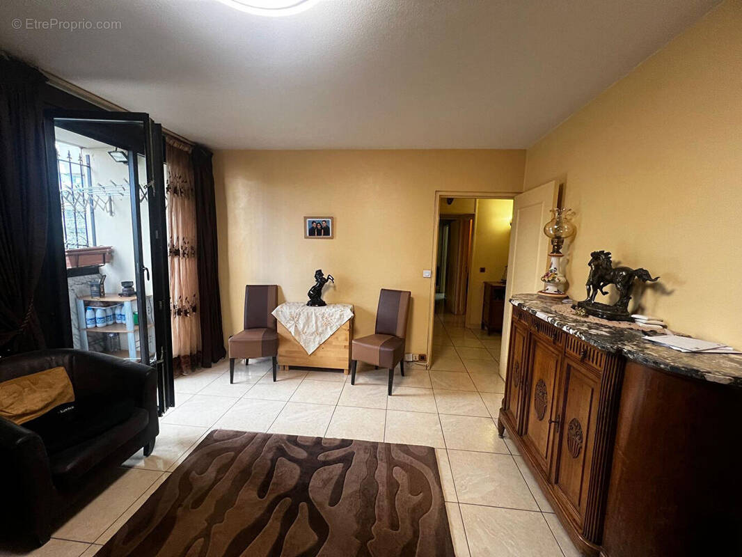 Appartement à FONTENAY-SOUS-BOIS