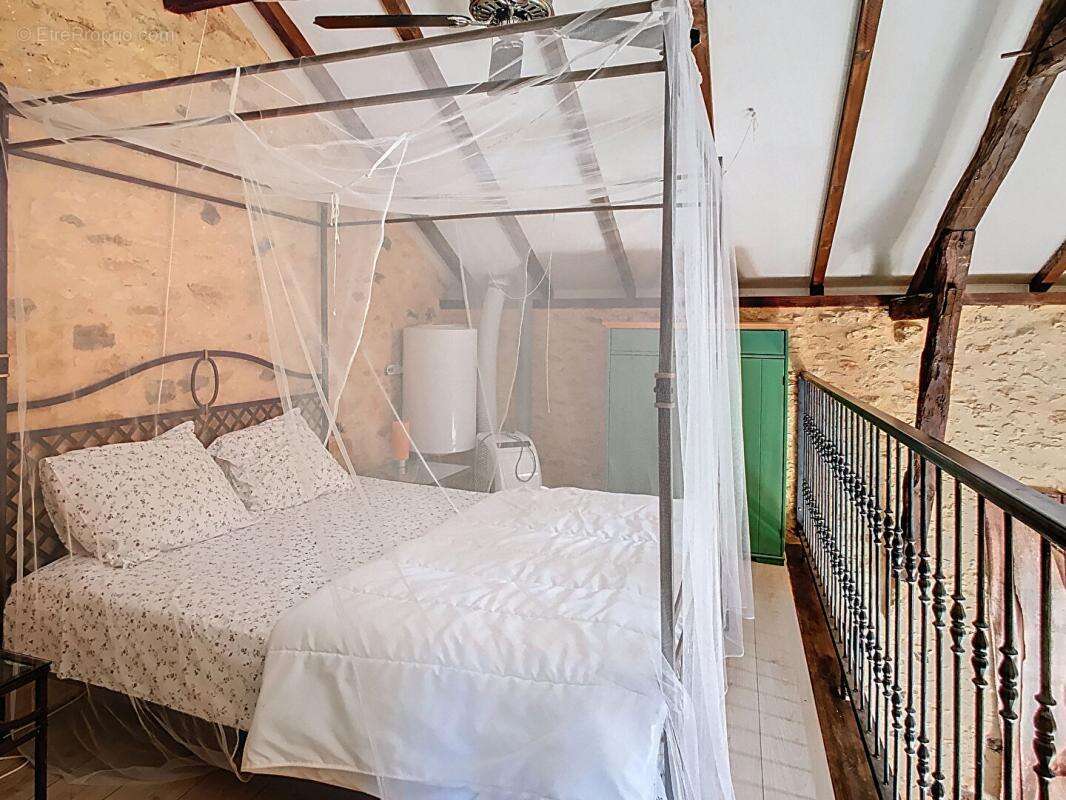 Maison à LE BUISSON-DE-CADOUIN