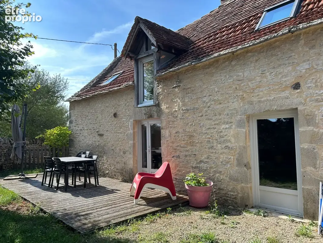 Maison en pierre rénovée sur 2ha de terrain - photo 3