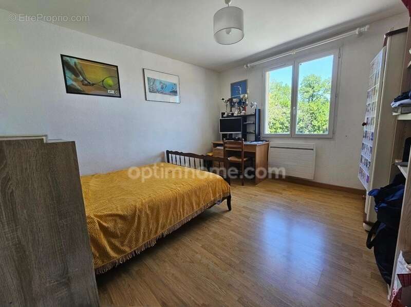  Maison familiale de 120 m², trois chambres et un bureau. 6 pièces PUYMOYEN (16) - photo 6