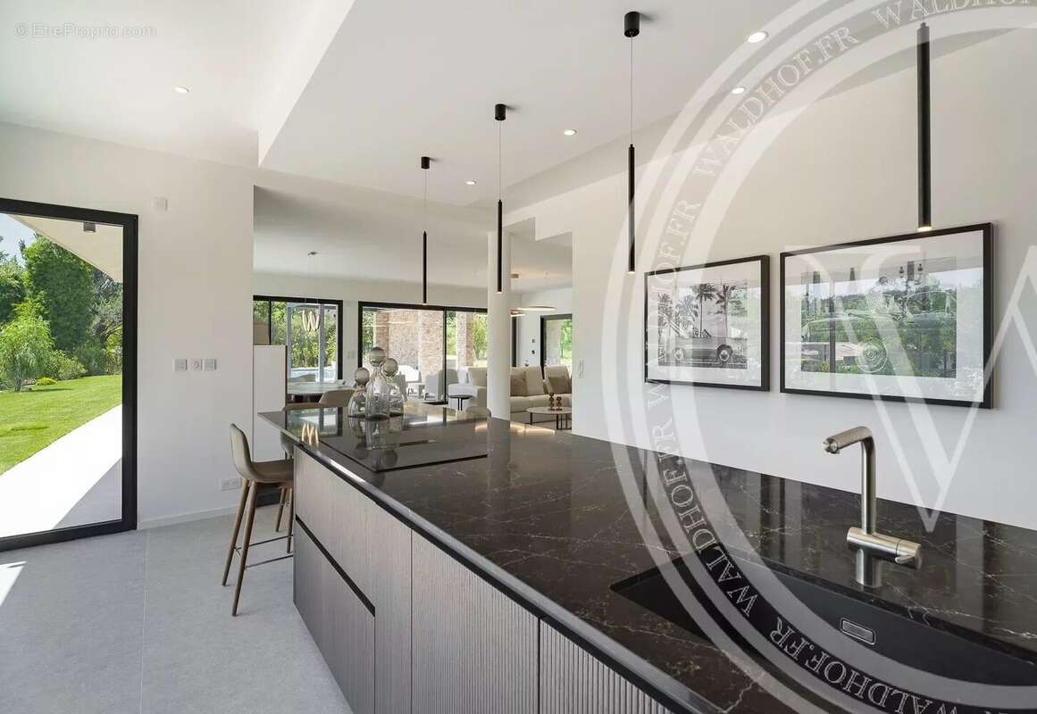 Maison à TOURRETTES