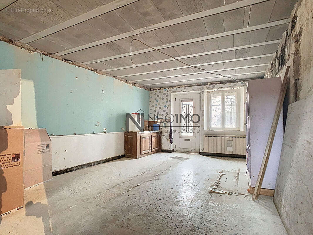 Maison à ROUVRES-LA-CHETIVE