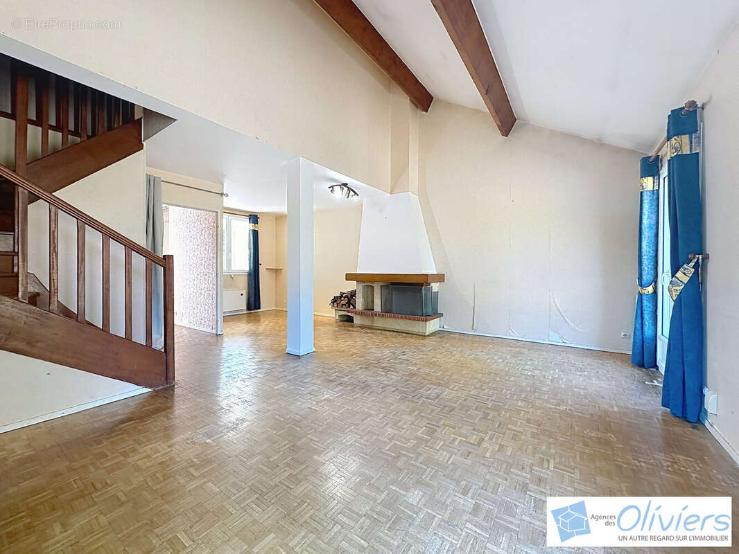Maison 100 m² à Voisins-Le-Bretonneux  - photo 4