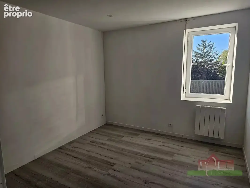 ESTRABLIN, Immeuble de 4 appartements avec terrain de 336m² - photo 2