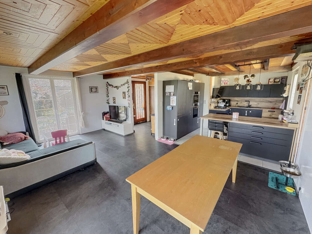 Maison à LES ECORCES