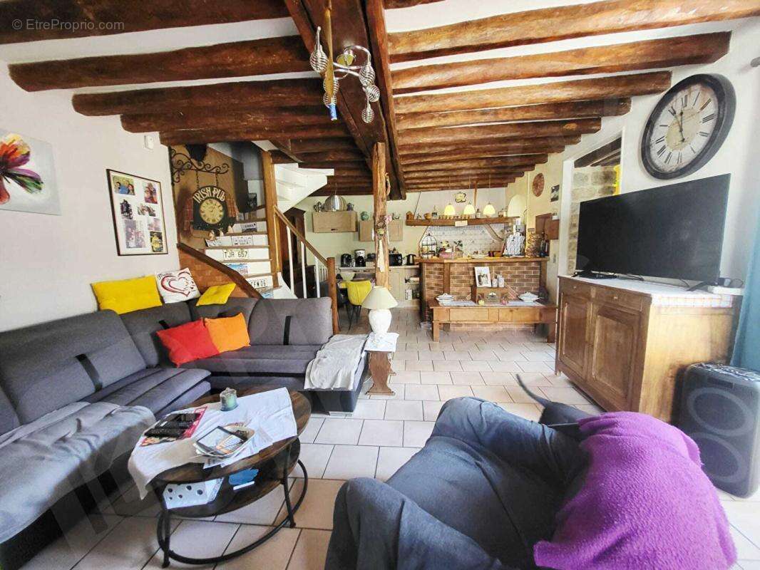 Sermaises centre, Maison en pierre 3 chambres, cour, garage - photo 7