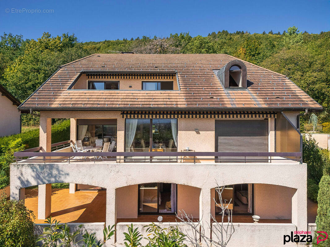 Maison à DIVONNE-LES-BAINS