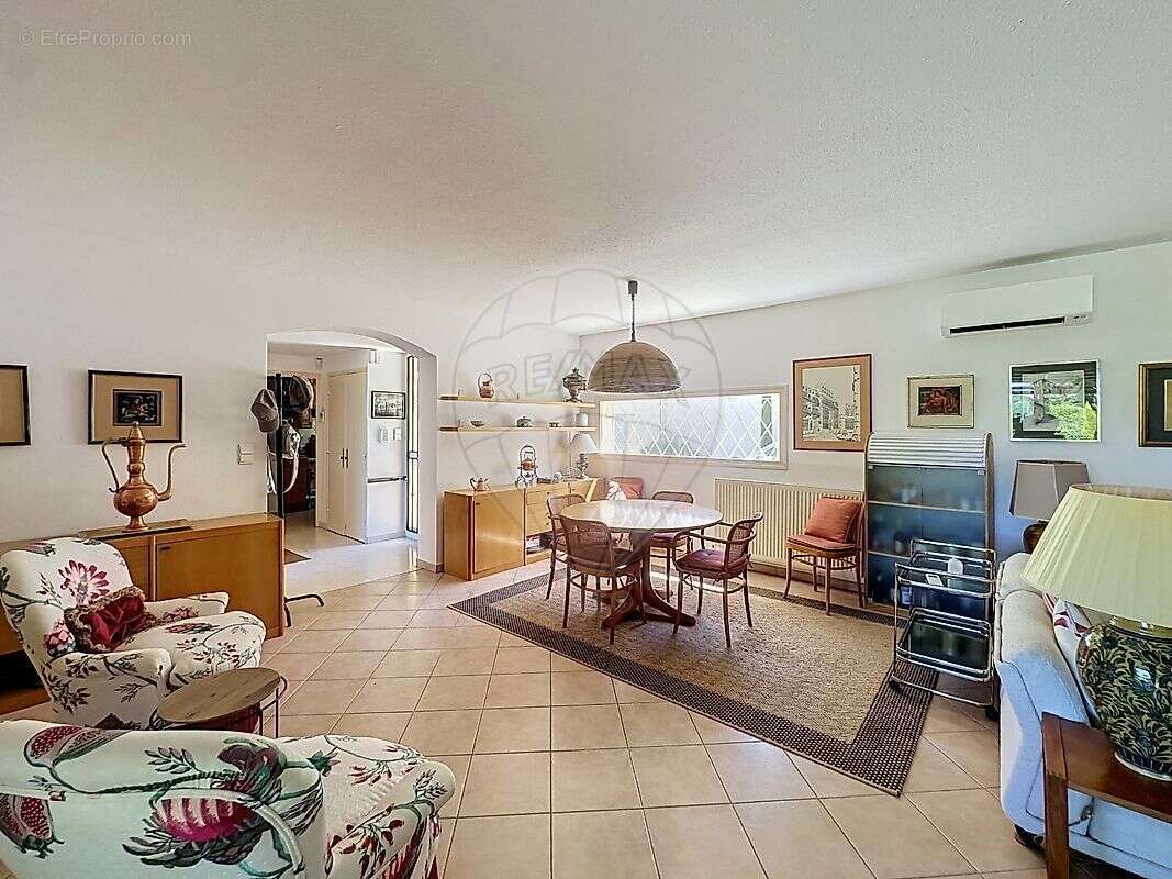 Maison à GARONS