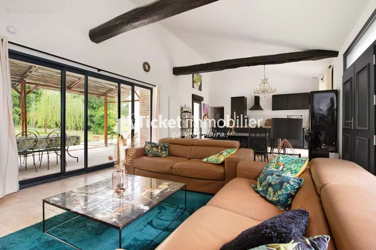 Maison à MONTAIGUT-SUR-SAVE