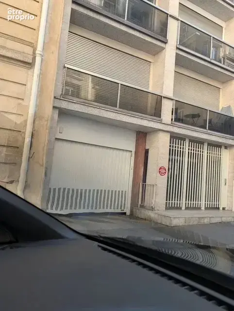 Parking à PARIS-17E
